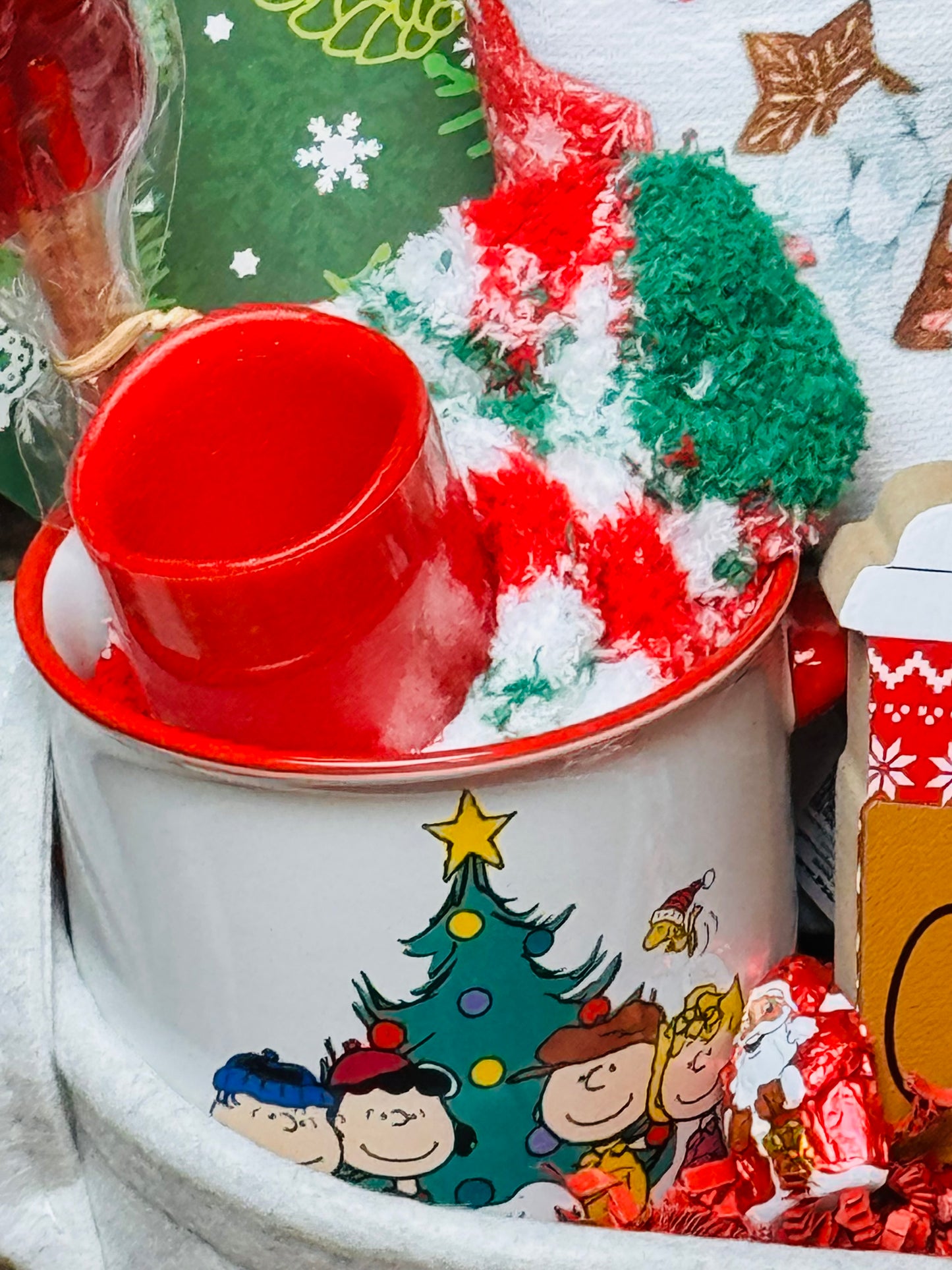 Christmas Peanuts Cup of Cheer Gift Basket